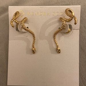 NWT kendra Scott snake earrings